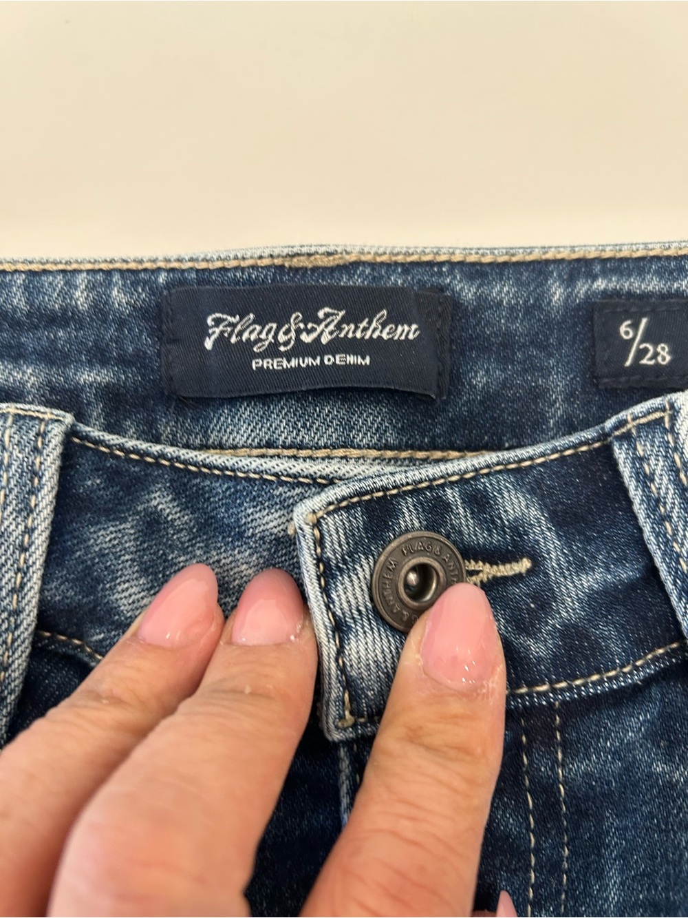 New Flag & Anthem Mid Rise Cuffed Denim Shorts Stretch Blue Jean Shorts 6 / 28 - Picture 3 of 6